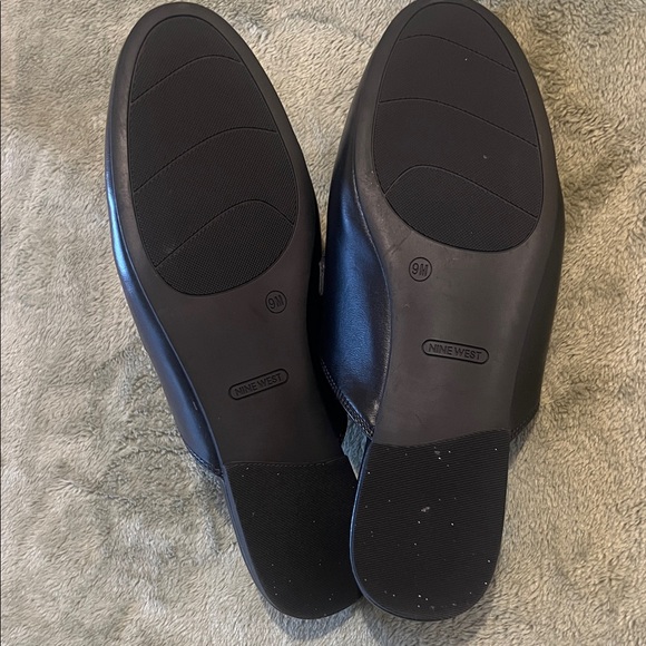 Nine West Black Mules with Gold Accents NWT size 9 - Picture 3 of 4